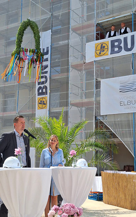 Richtfest auf der Baustelle Wohnen am Westhafen